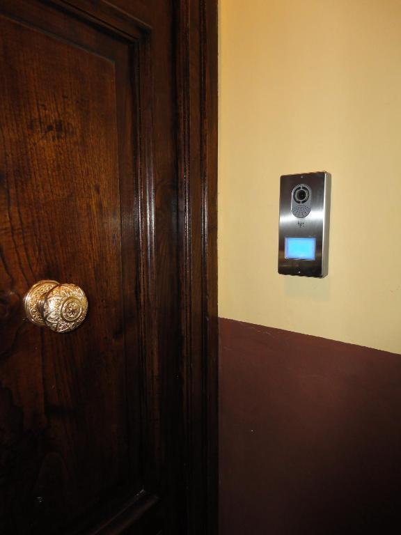 B&B Il Campanile Napoli Bagian luar foto