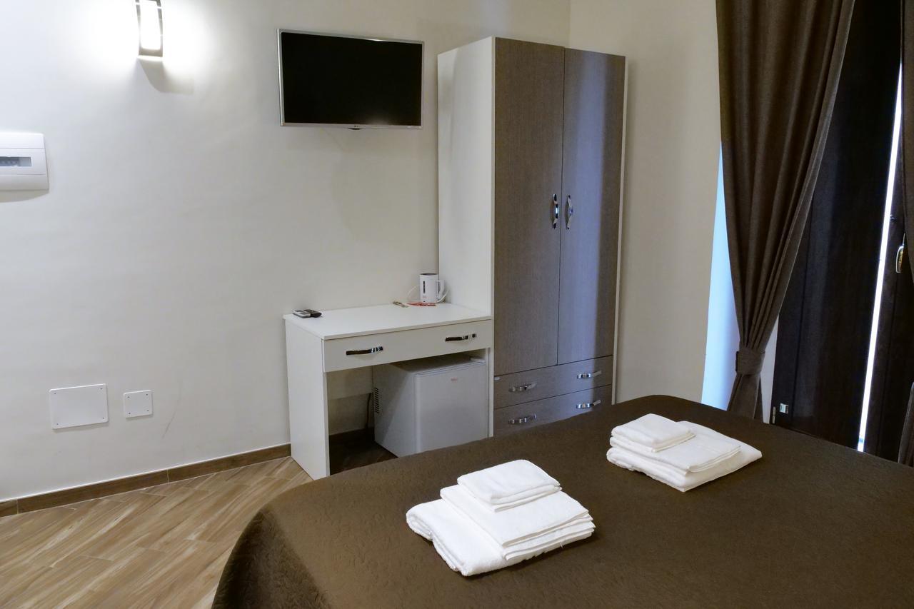 B&B Il Campanile Napoli Bagian luar foto